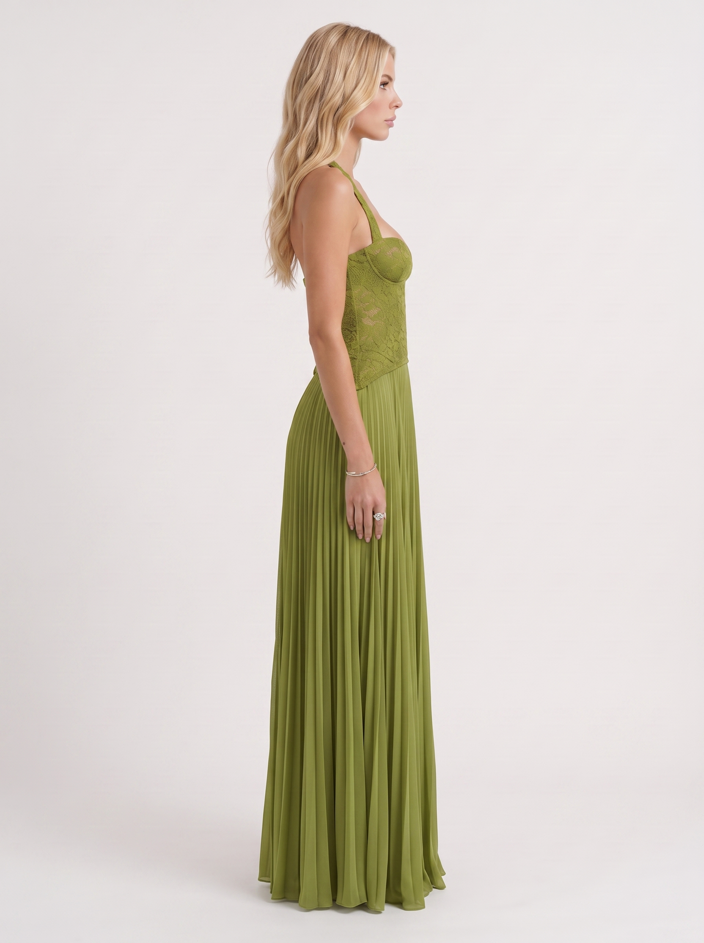 Women green floral lace bodice maxi dress with pleated skirt