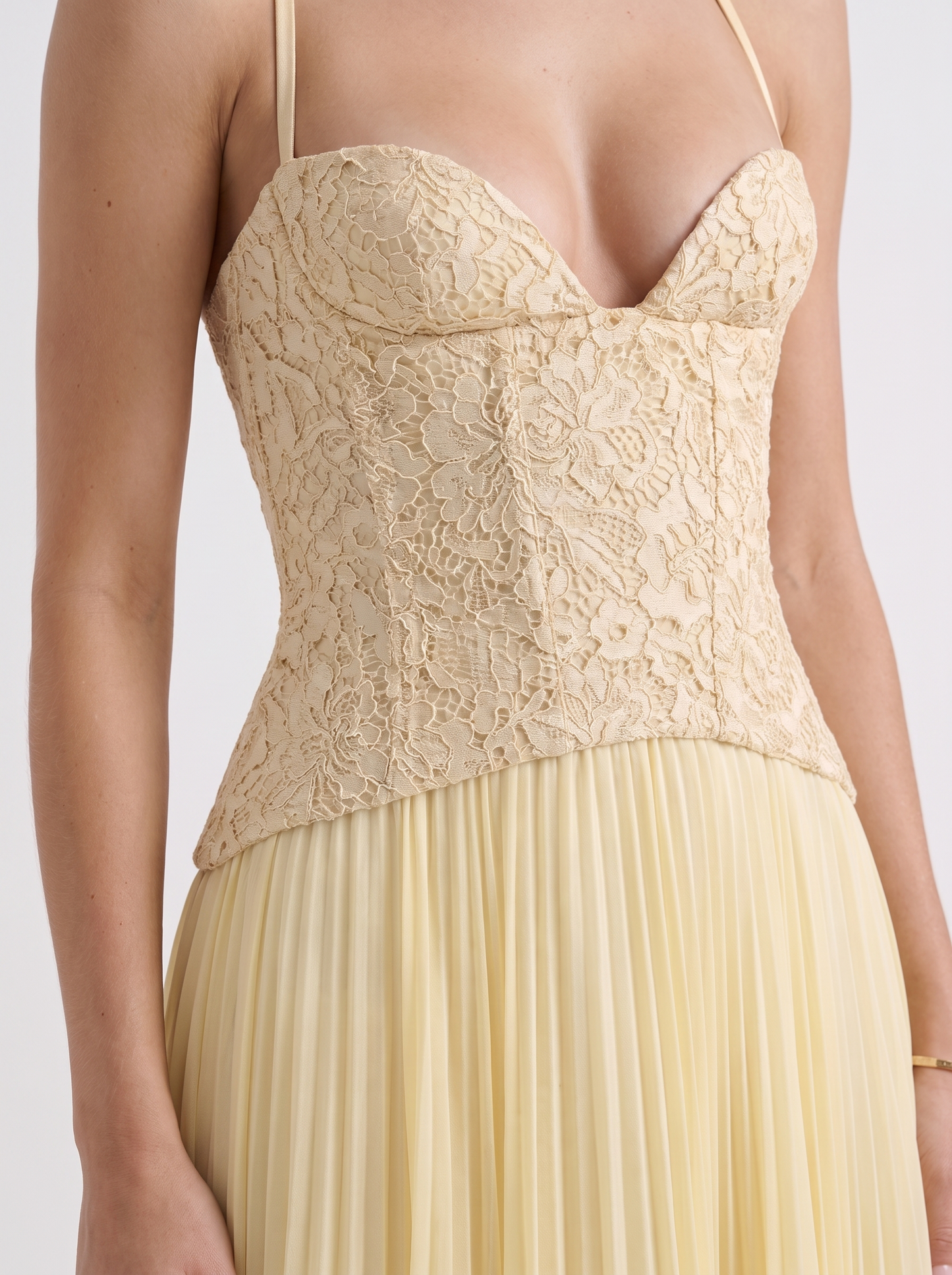 Women yellow floral lace bodice maxi dress with pleated skirt