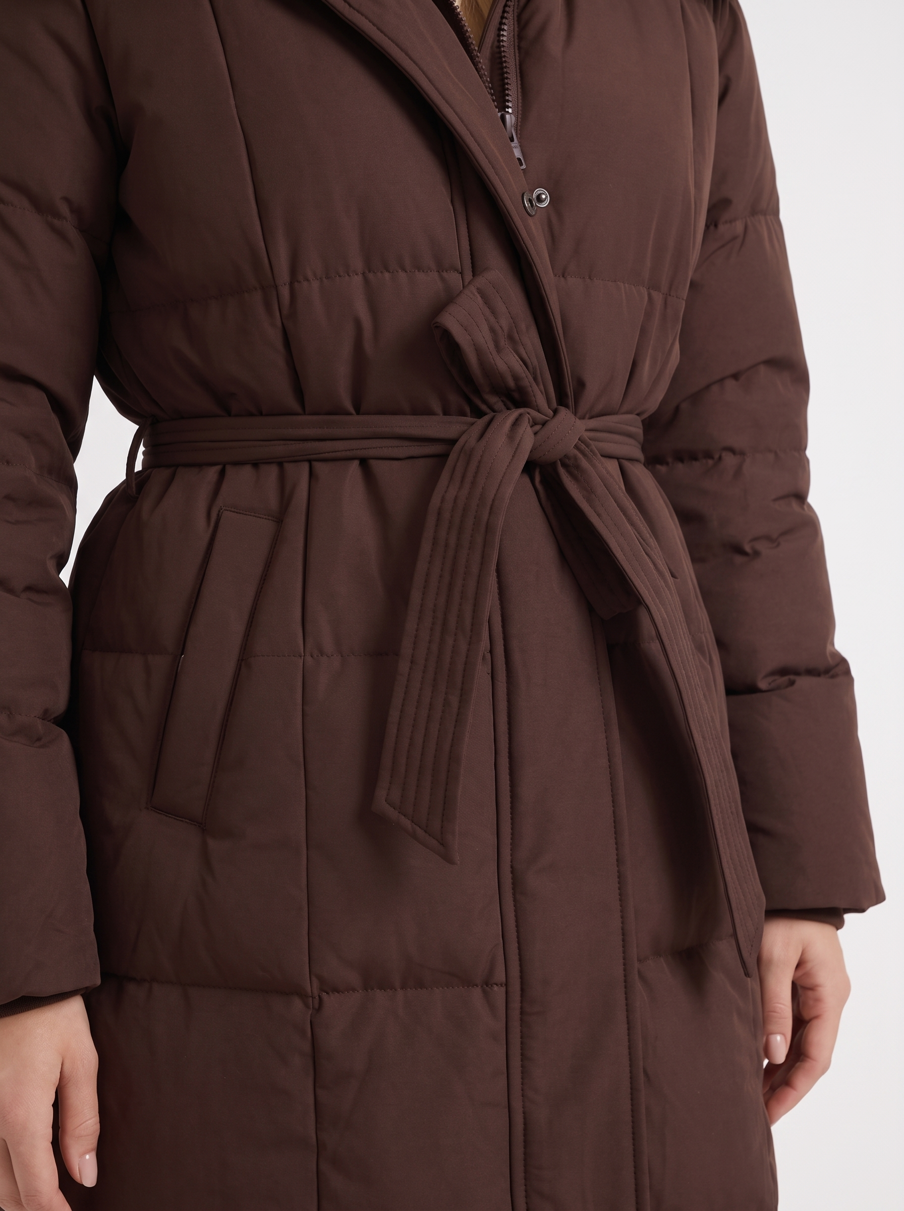 Women brown coat with vertical quilting and hooded design