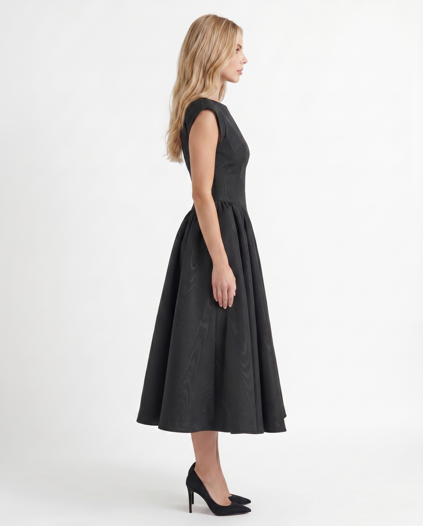 Anna Flare Midi Dress - Black