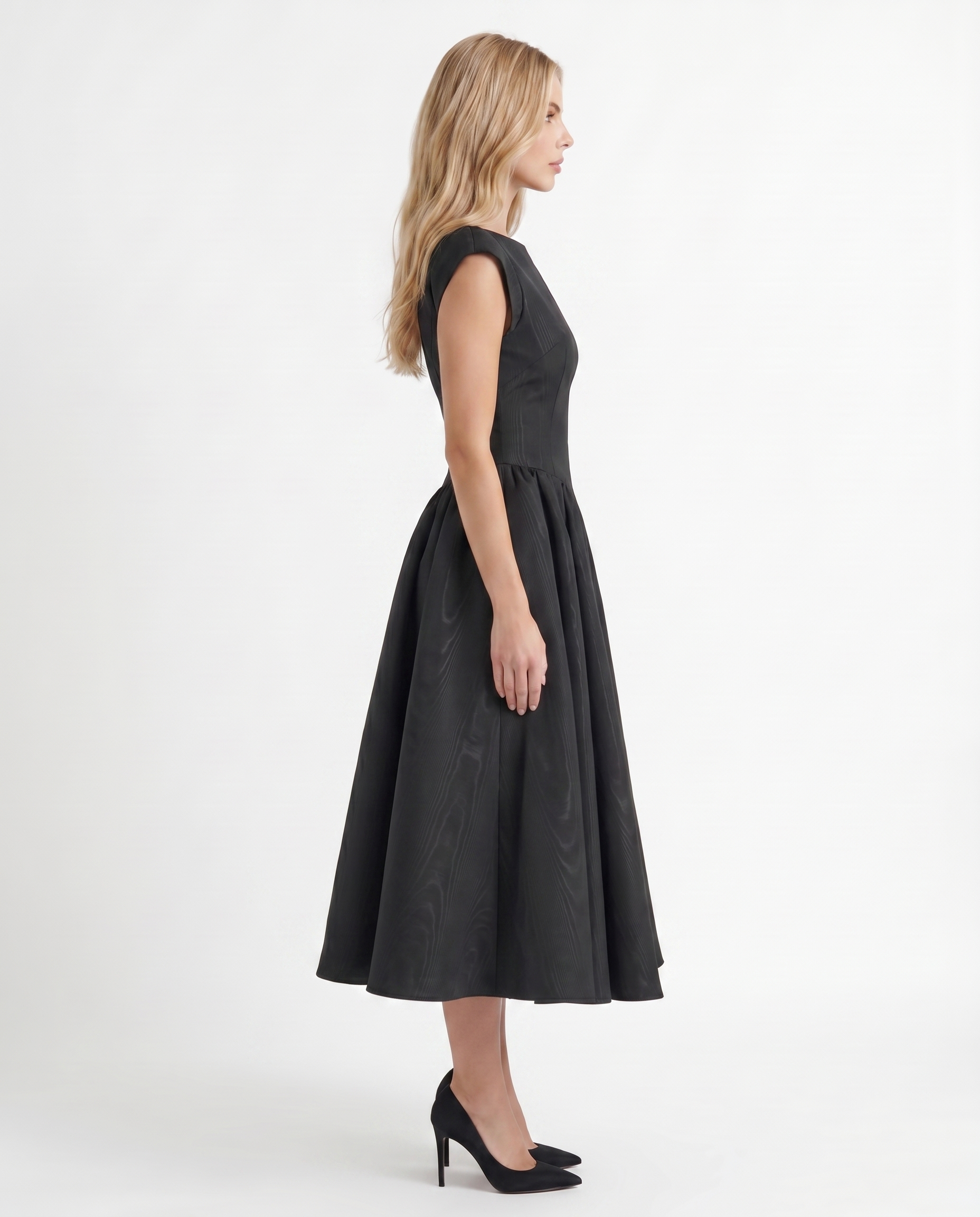 Anna Flare Midi Dress - Black
