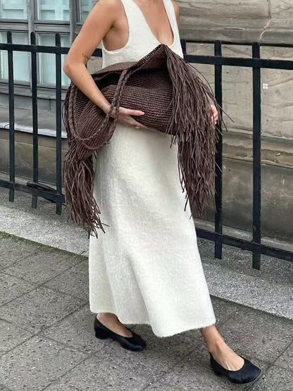 Women brown tote bag with fringe trim and woven body