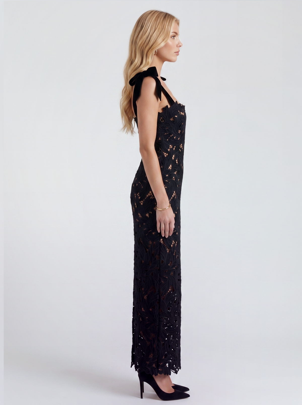 Daphne Lace Maxi Dress - Black